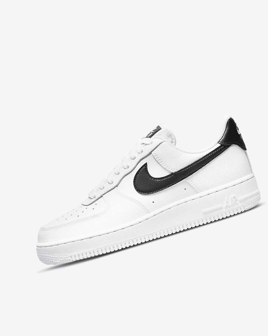 Nike Air Force 1 \'07 Joggesko Dame Hvite Hvite Hvite Svarte | NO4920