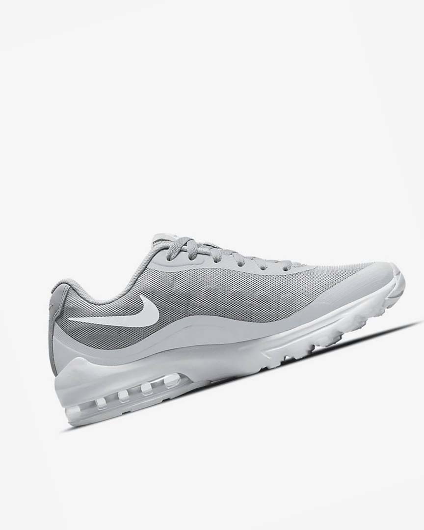 Nike Air Max Invigor Fritidssko Herre Grå Hvite | NO2603