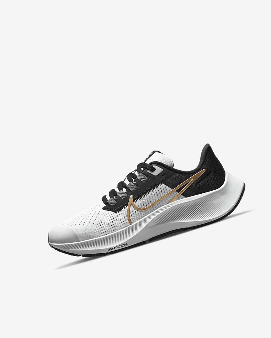 Nike Air Zoom Pegasus 38 Løpesko Vei Gutt Lyse Grå Grå Metal Gull | NO5406