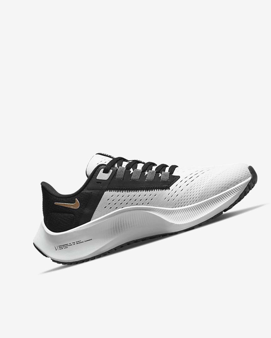 Nike Air Zoom Pegasus 38 Løpesko Vei Jente Lyse Grå Grå Metal Gull | NO2598