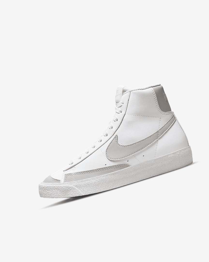 Nike Blazer Mid \'77 SE Joggesko Gutt Hvite Lyse Beige | NO4902