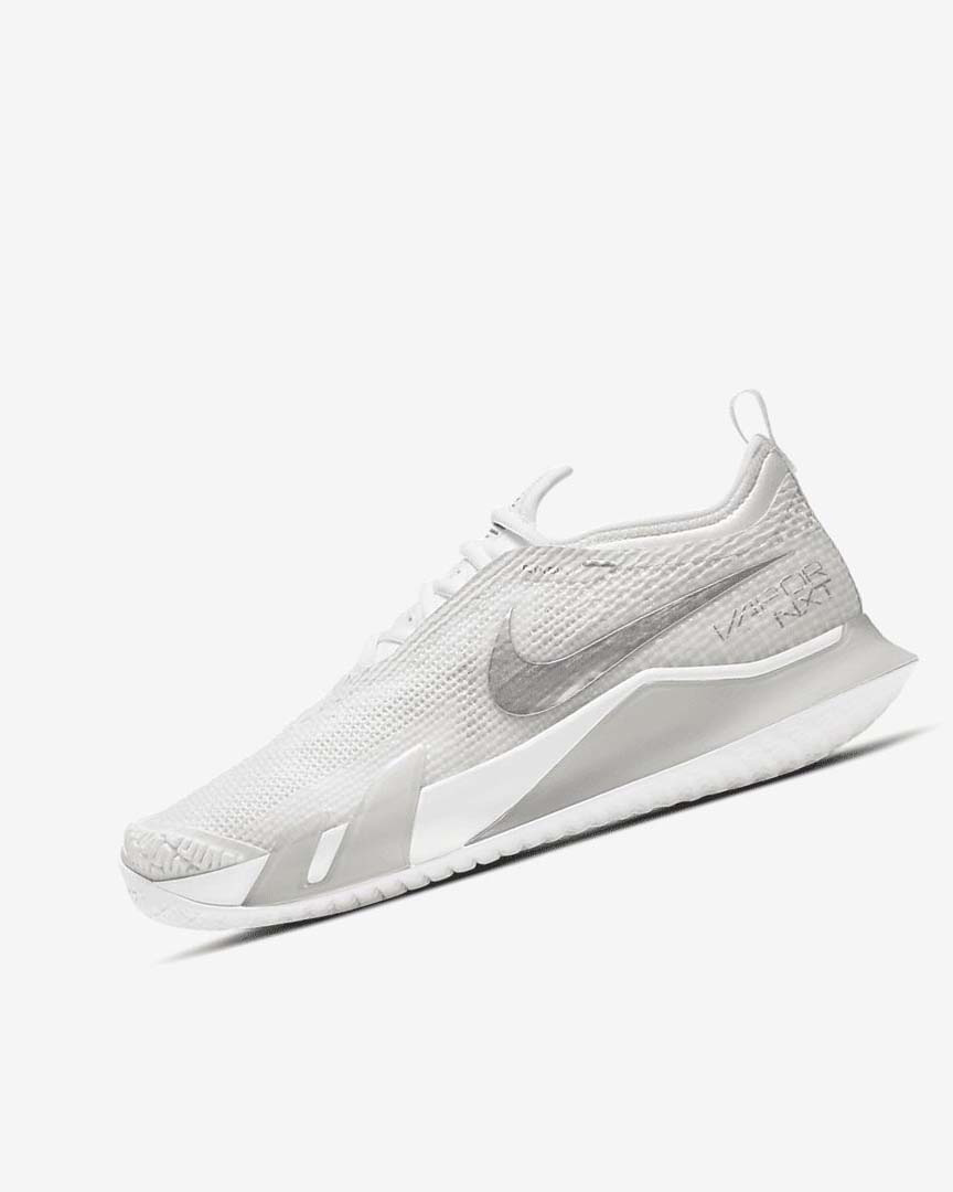 Nike Court React Vapor NXT Tennis Sko Dame Hvite Grå Metal Sølv | NO2757