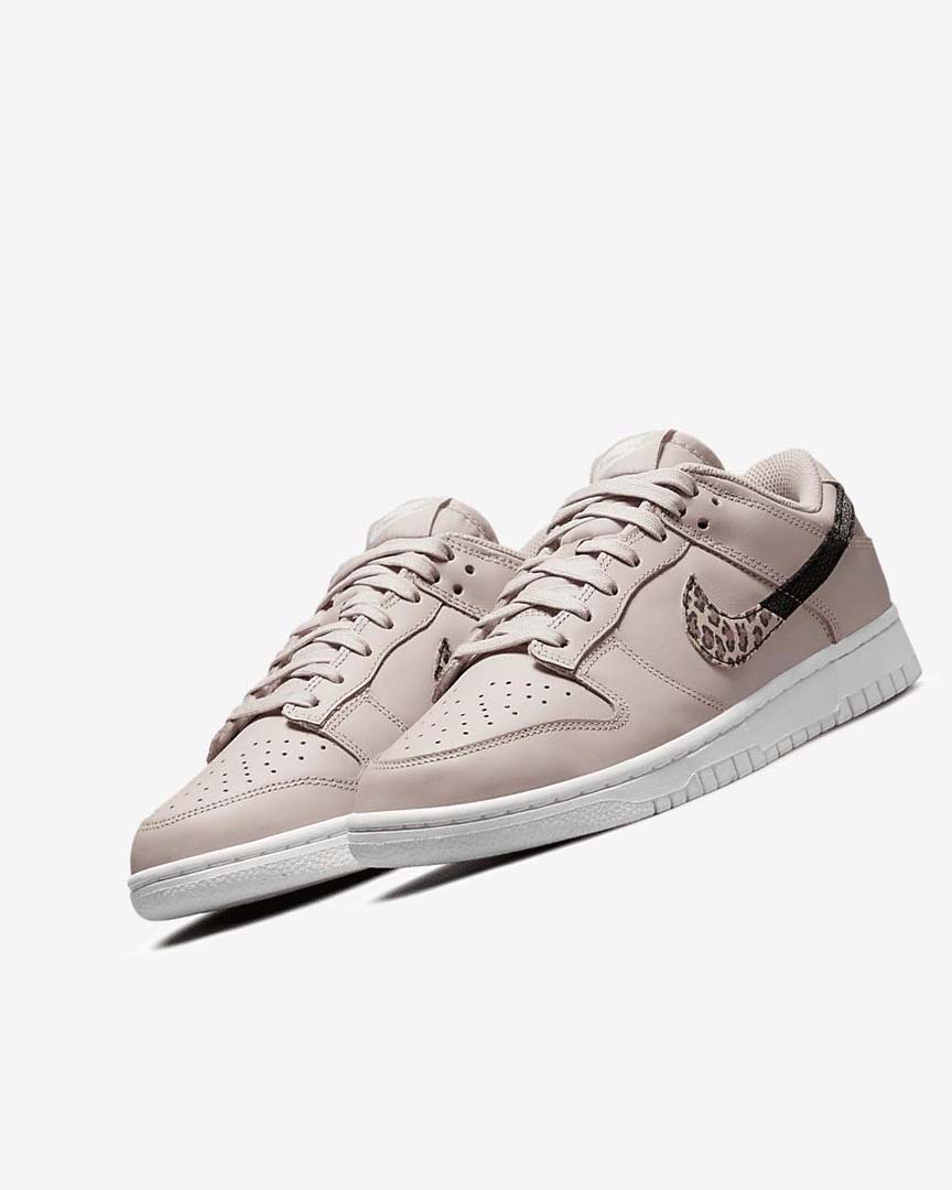 Nike Dunk Low SE Joggesko Dame Khaki Grå Khaki Grå Multicolor | NO4685