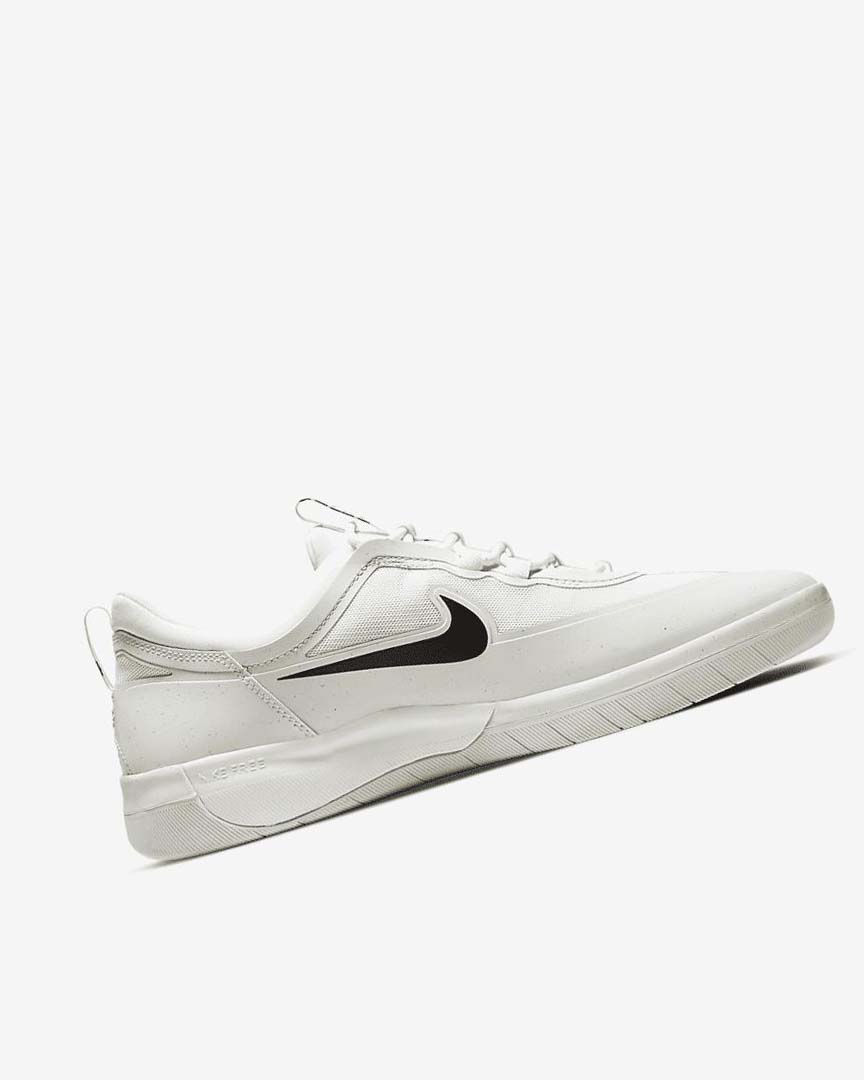 Nike SB Nyjah Free 2 Skatesko Dame Hvite Hvite Hvite Svarte | NO5503