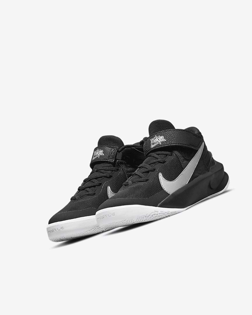 Nike Team Hustle D 10 FlyEase Basketsko Jente Svarte Hvite Metal Sølv | NO4683