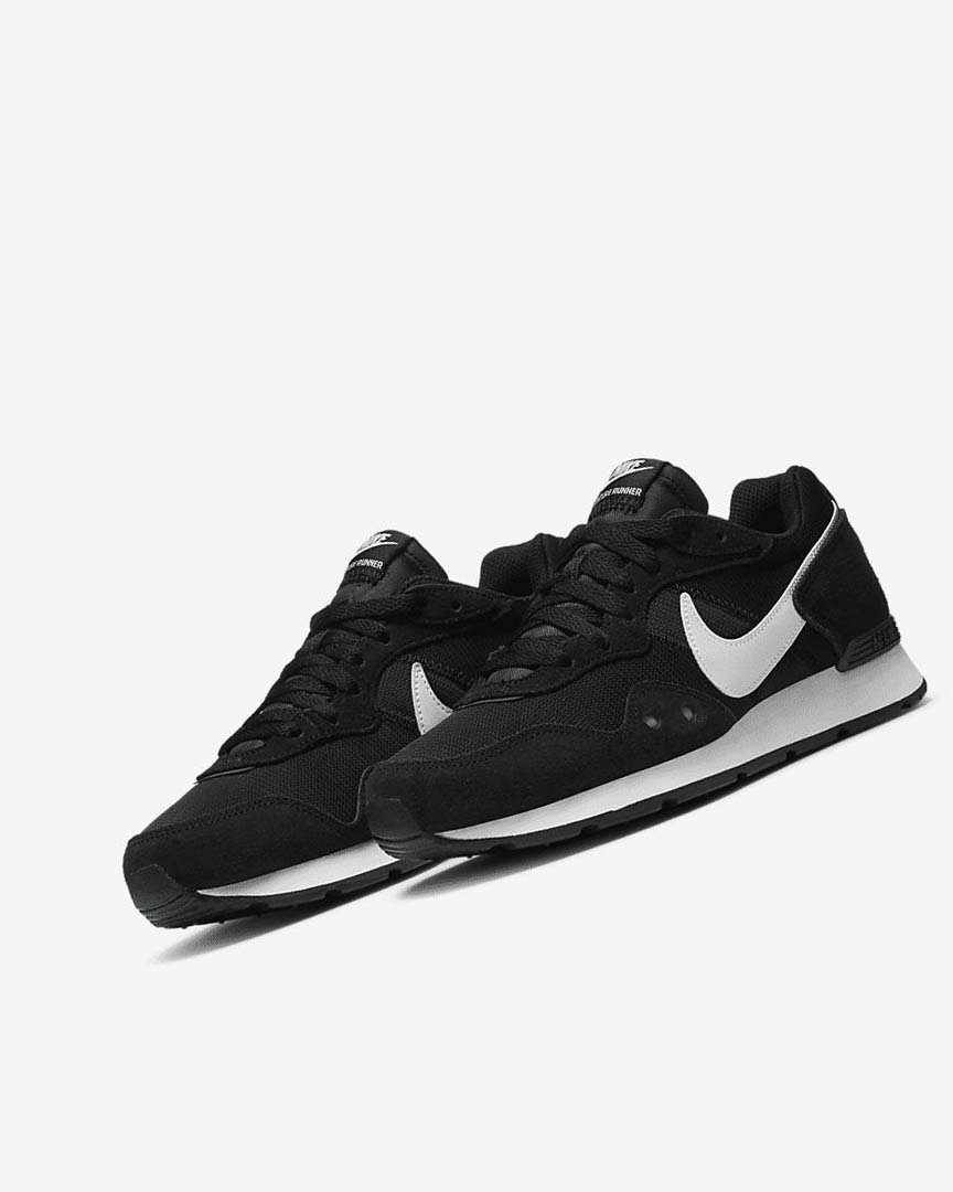 Nike Venture Runner Joggesko Dame Svarte Svarte Hvite | NO5067