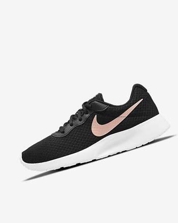 Nike Tanjun Joggesko Dame Svarte Hvite Metal Rød Brune | NO2965