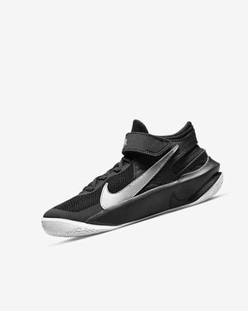 Nike Team Hustle D 10 FlyEase Basketsko Gutt Svarte Hvite Metal Sølv | NO4951